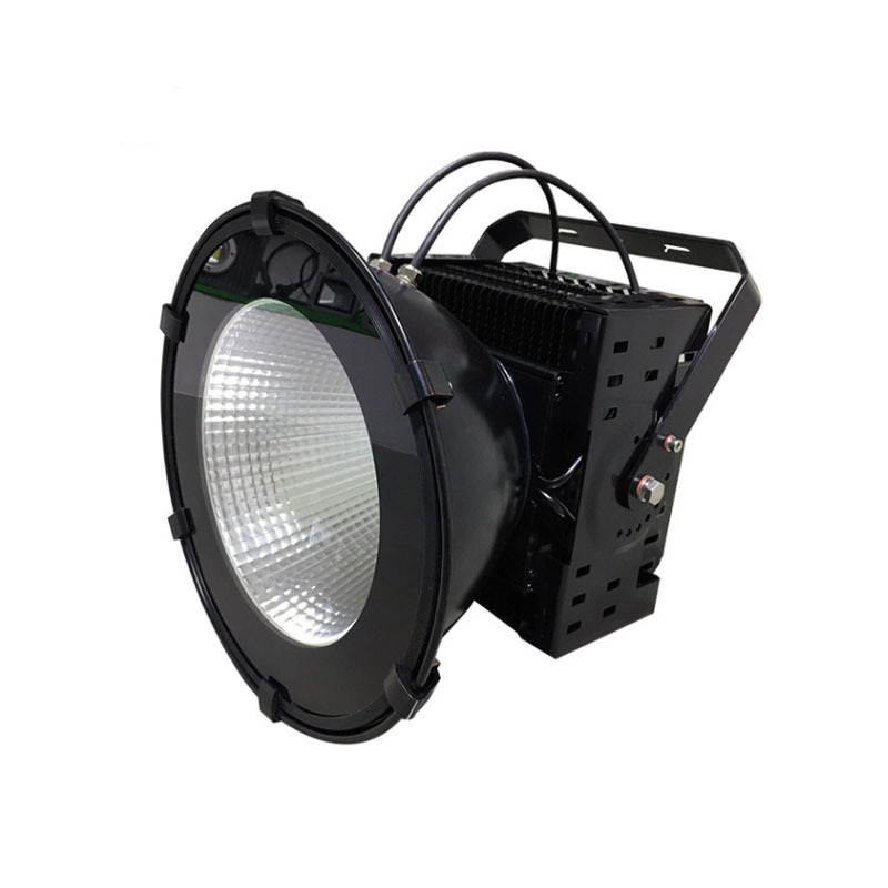 Tower crane lights, construction site lighting lamps. Outdoor spotlights for stadiums, waterproof, with power options of 100W, 200W, 300W and 400W, floodlights and searchlights.