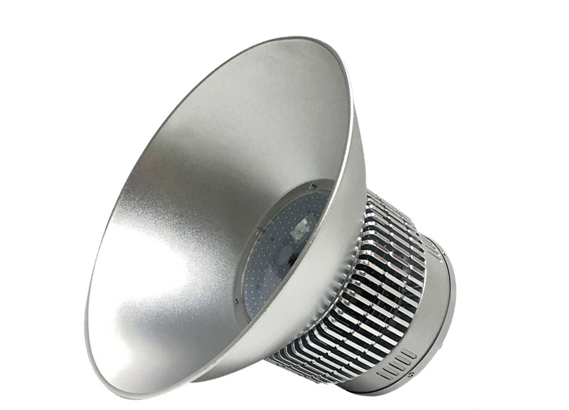 LED fin high bay light, high ceiling light for factory workshops and warehouses, wide-beam light for workshops, lighting lamp for gymnasiums。