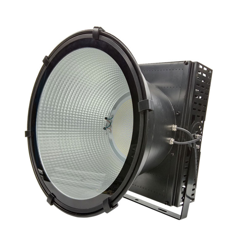 Large-sized super-bright lighting lamp with fins for construction sites. The Construction Star construction site lamp .