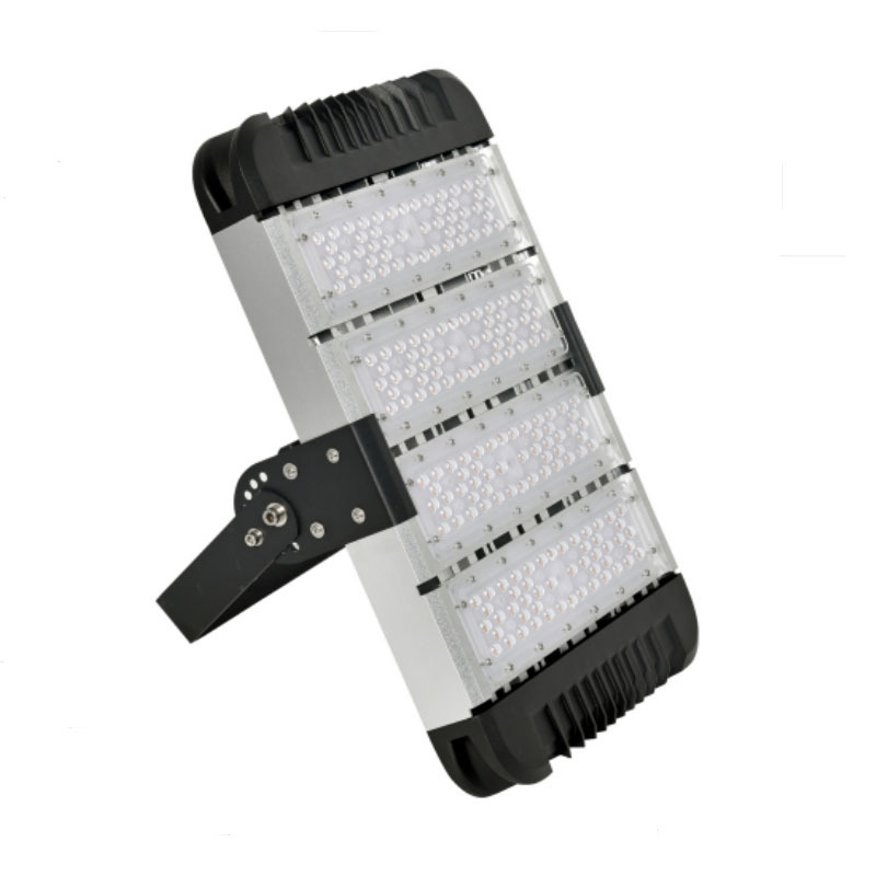 The LED outdoor street light with a high-pole light head is designed for outdoor lighting scenarios.